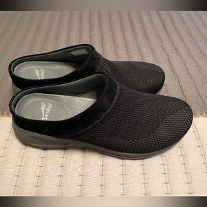 Brand new Dansko shoes